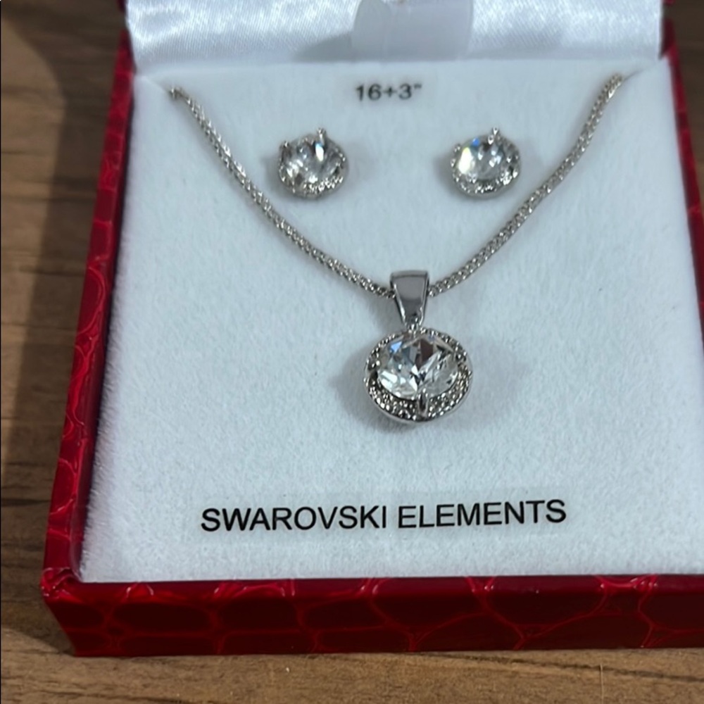NWOT - Swarovski Silver Necklace and Earrings with Circular Pendant - Picture 2 of 6